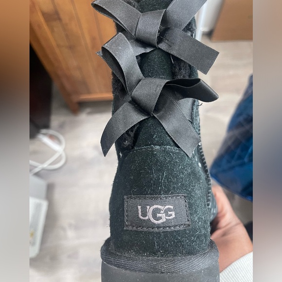 Ugg Girls Gently Used Size 3 Boots - Picture 4 of 5